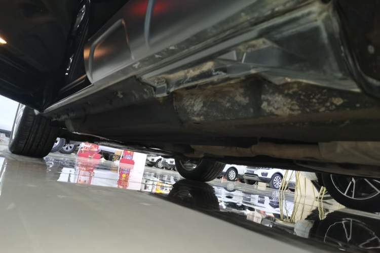 Used Audi Q5 2017 Plus 40 TFSI Technology Model Left Side Sill