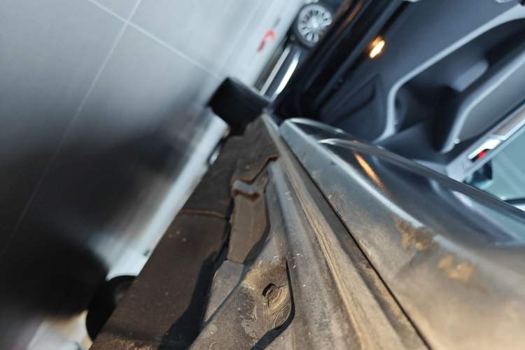 Used Audi Q5 2017 Plus 40 TFSI Technology Model Left Side Sill