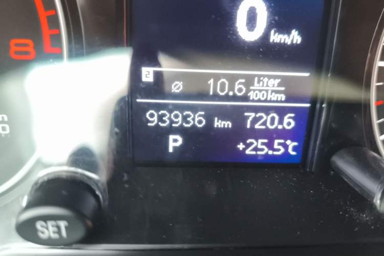 Used Audi Q5 2017 Plus 40 TFSI Technology Model Odometer Close Up