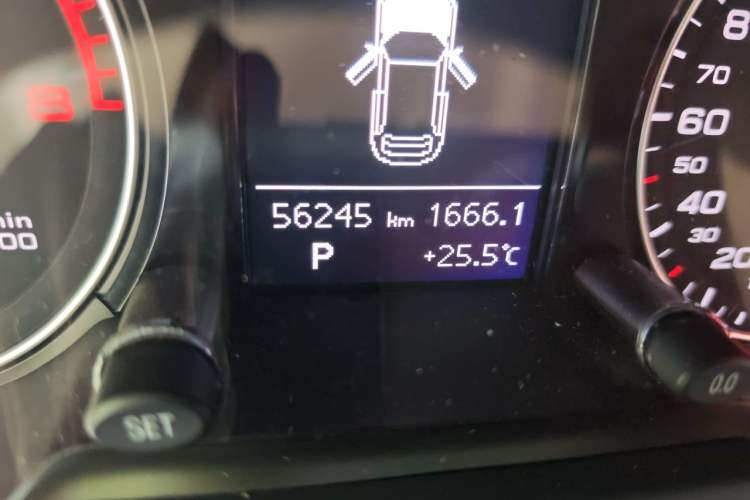 Used Audi Q5 2017 40 TFSI Ambition Edition Odometer Close Up