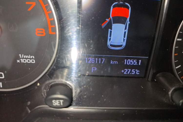 Used Audi Q5 2017 40 TFSI Technology Edition Odometer Close Up