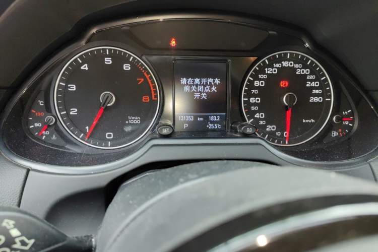 Used Audi Q5 2017 40 TFSI Technology Edition Odometer Close Up