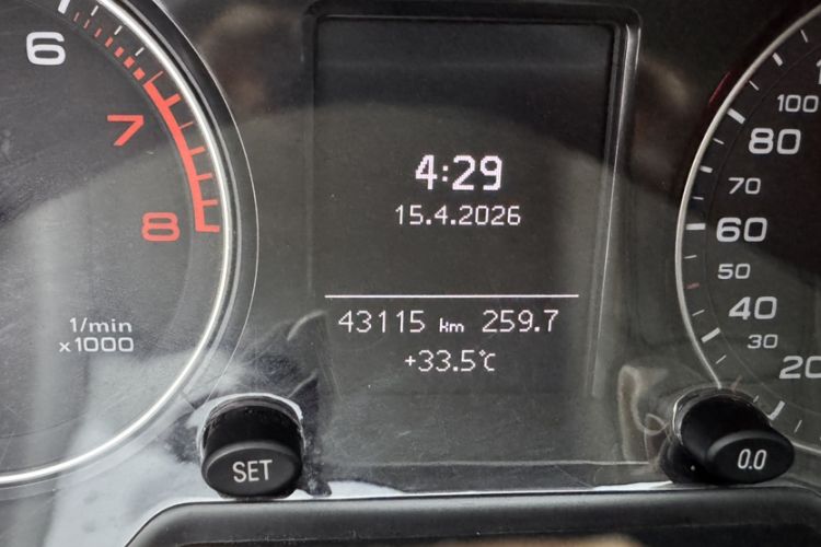 Used Audi Q5 2017 Plus 40 TFSI Ambition Model Odometer Close Up