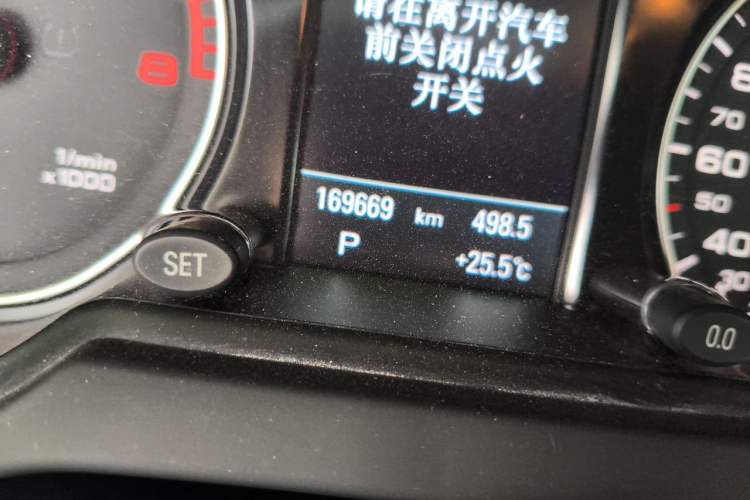 Used Audi Q5 2017 Plus 40 TFSI Comfort Model Odometer Close Up