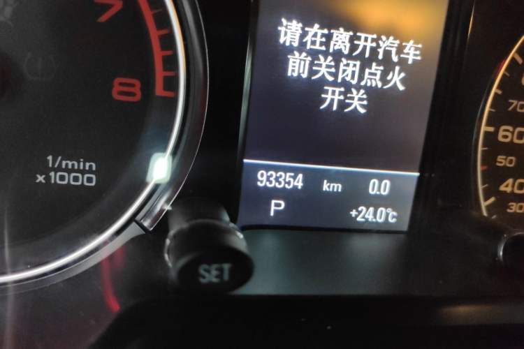 Used Audi Q5 2017 Plus 40 TFSI Comfort Model Odometer Close Up