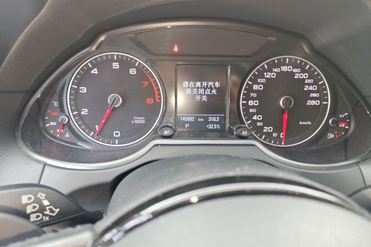 Used Audi Q5 2017 40 TFSI Technology Edition Odometer Close Up