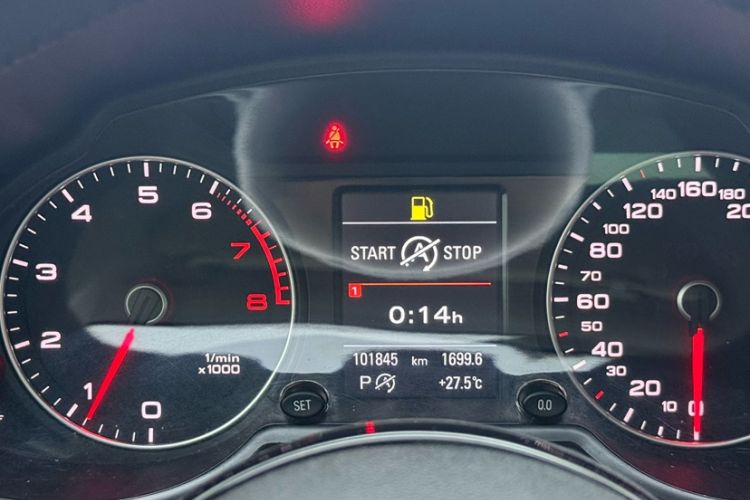 Used Audi Q5 2017 40 TFSI Technology Edition Odometer Close Up