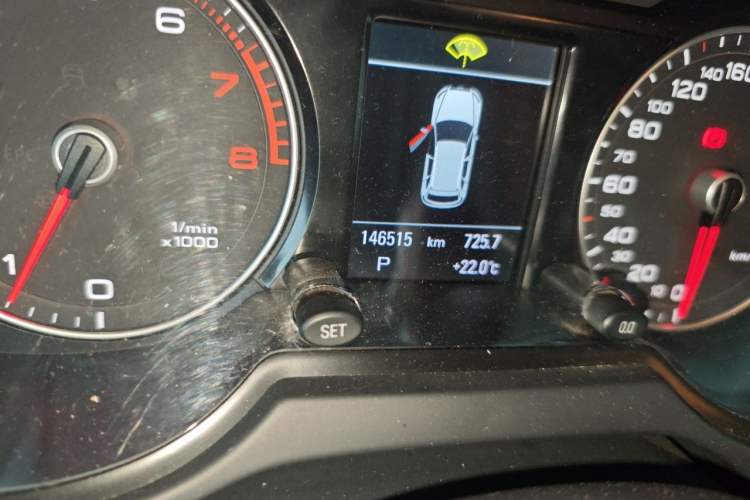 Used Audi Q5 2017 Plus 40 TFSI Technology Model Odometer Close Up