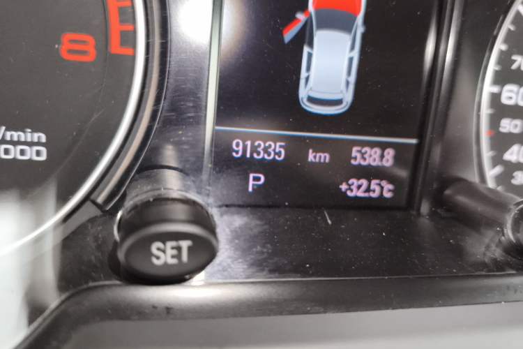 Used Audi Q5 2017 40 TFSI Technology Edition Odometer Close Up