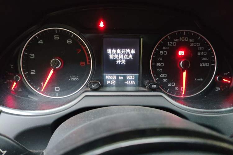 Used Audi Q5 2017 40 TFSI Technology Edition Odometer Close Up