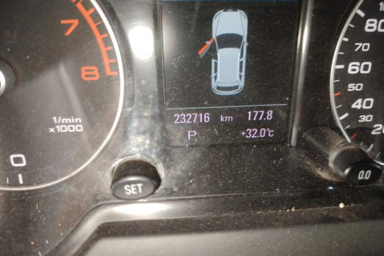 Used Audi Q5 2017 Plus 40 TFSI Technology Model Odometer Close Up