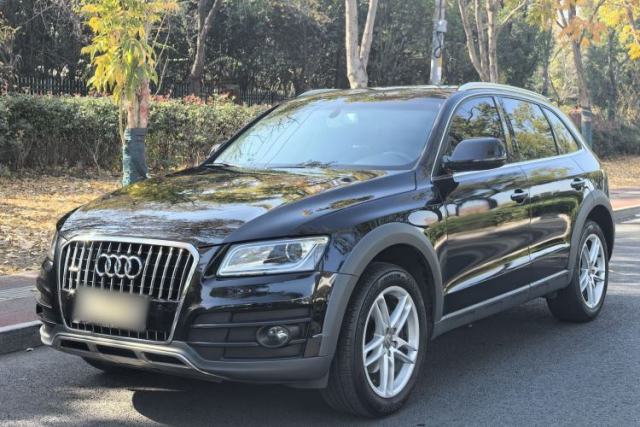 Audi Q5 2017 Plus 40 TFSI Technology Model مستعملة