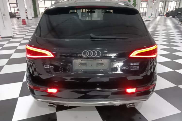 Used Audi Q5 2017 Plus 40 TFSI Technology Model Rear