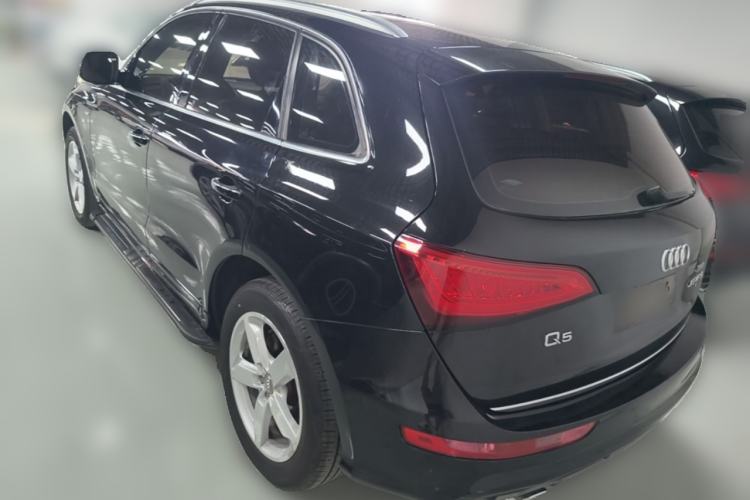 Used Audi Q5 2017 Plus 40 TFSI Ambition Model Rear Left 45 Deg