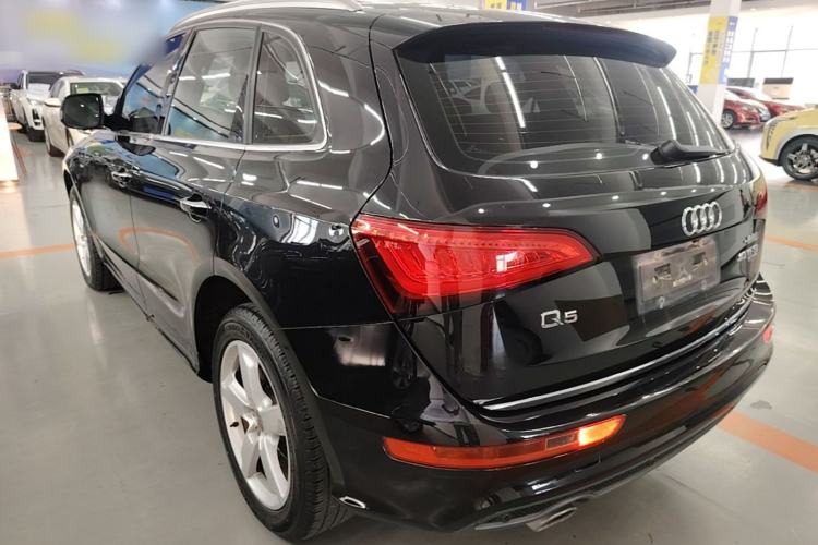 Used Audi Q5 2017 Plus 40 TFSI Ambition Model Rear Left 45 Deg