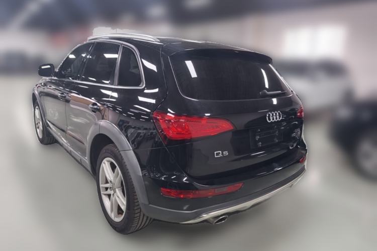 Used Audi Q5 2017 40 TFSI Comfort Model Rear Left 45 Deg