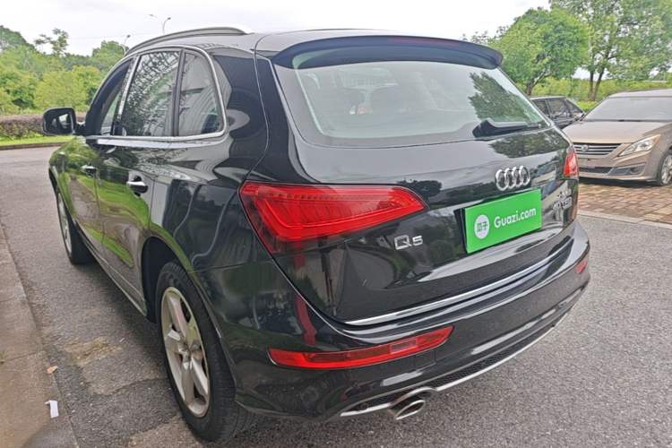 Used Audi Q5 2017 Plus 40 TFSI Ambition Model Rear Left 45 Deg