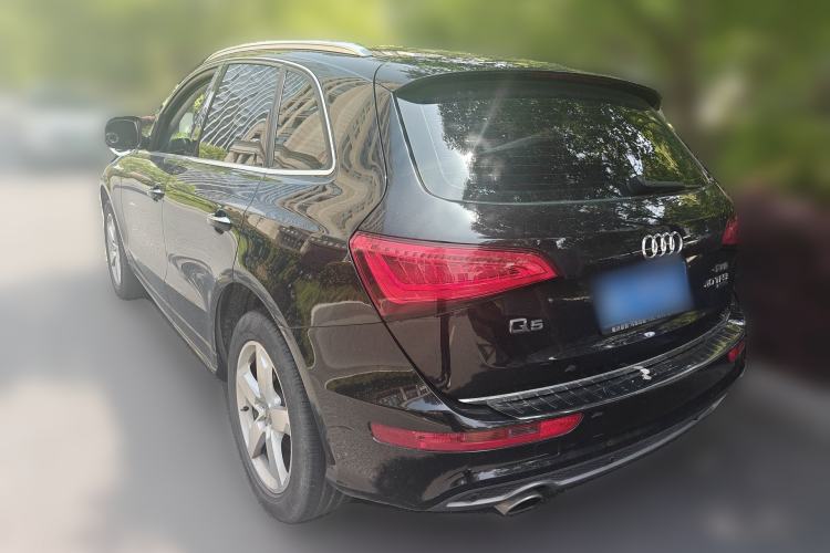 Used Audi Q5 2017 Plus 40 TFSI Ambition Model Rear Left 45 Deg