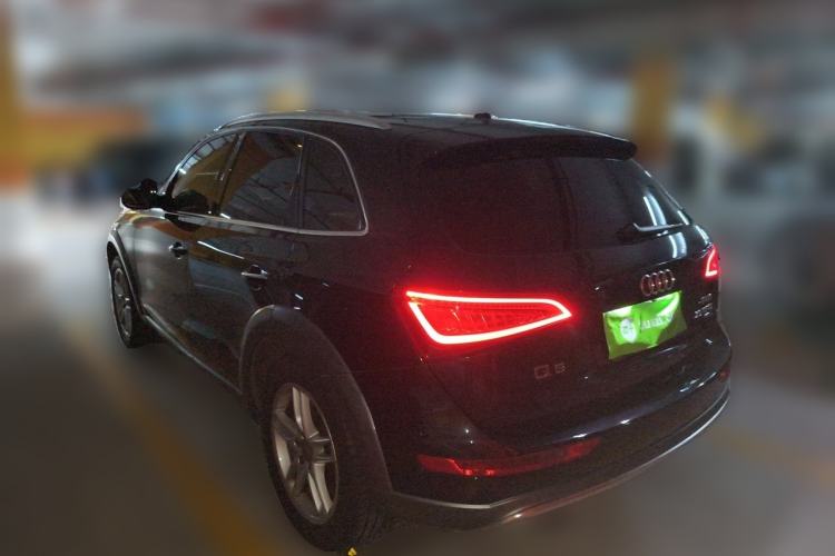 Used Audi Q5 2017 40 TFSI Comfort Model Rear Left 45 Deg