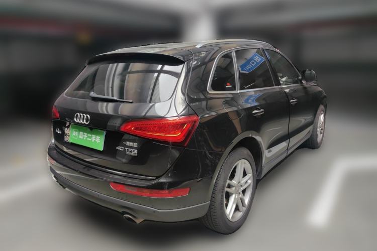 Used Audi Q5 2017 40 TFSI Comfort Model Rear Right 45 Deg