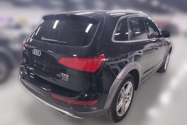 Used Audi Q5 2017 40 TFSI Comfort Model Rear Right 45 Deg