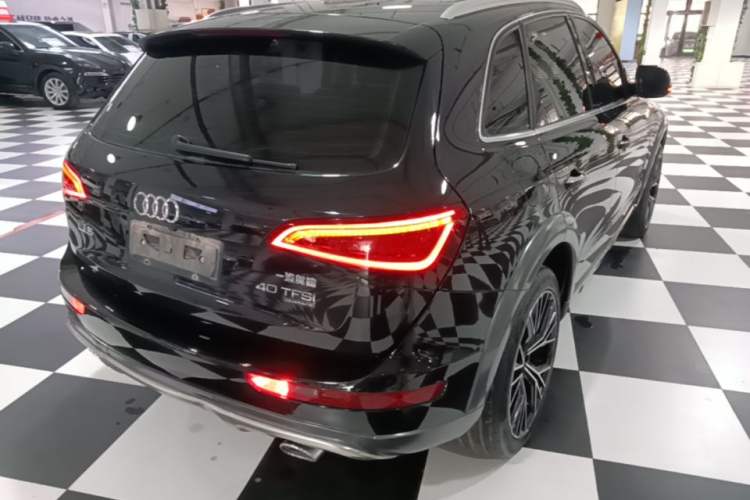Used Audi Q5 2017 Plus 40 TFSI Technology Model Rear Right 45 Deg