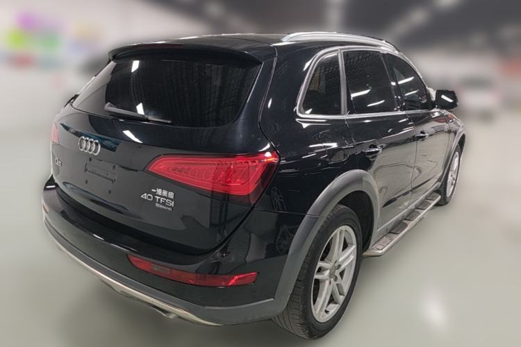 Used Audi Q5 2017 40 TFSI Technology Edition Rear Right 45 Deg