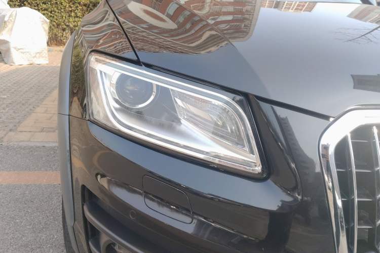 Used Audi Q5 2017 Plus 40 TFSI Technology Model Right Front Headlight