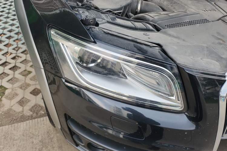 Used Audi Q5 2017 Plus 40 TFSI Comfort Model Right Front Headlight