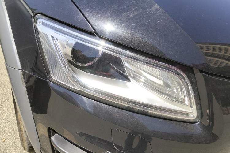 Used Audi Q5 2017 Plus 40 TFSI Technology Model Right Front Headlight