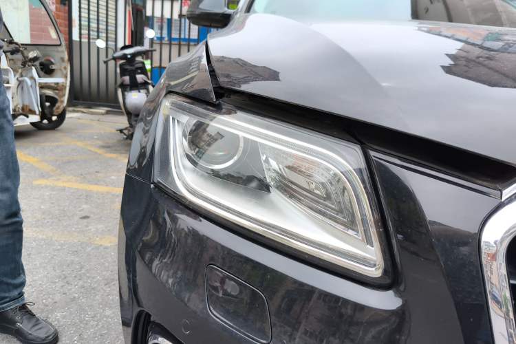 Used Audi Q5 2017 40 TFSI Comfort Model Right Front Headlight