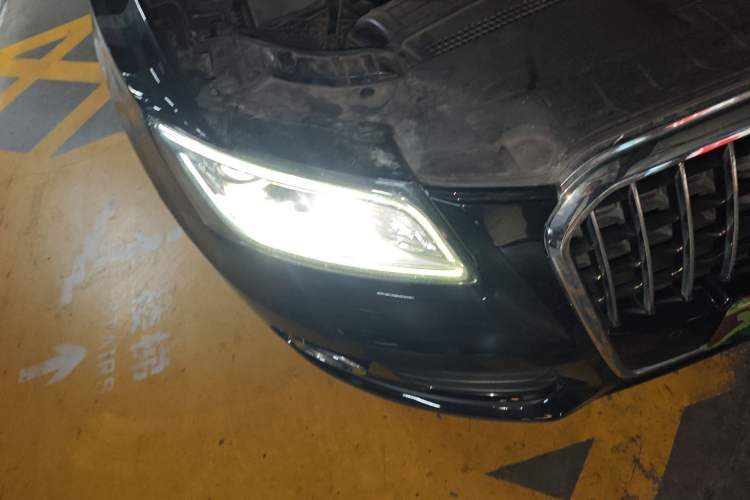 Used Audi Q5 2017 40 TFSI Comfort Model Right Front Headlight