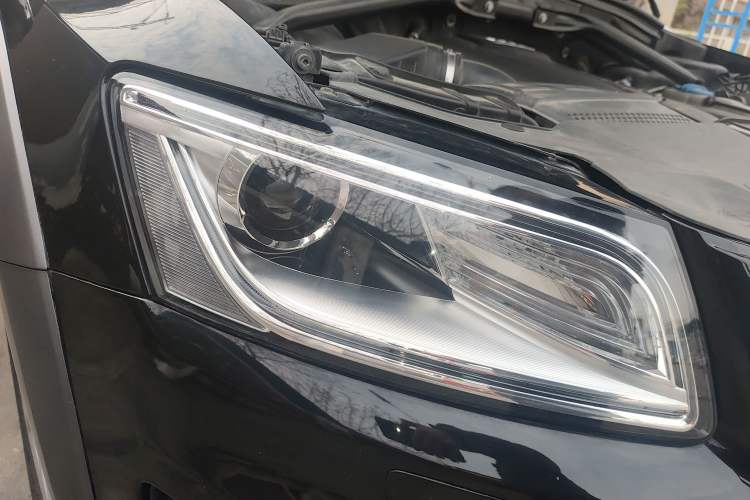 Used Audi Q5 2017 Plus 40 TFSI Technology Model Right Front Headlight
