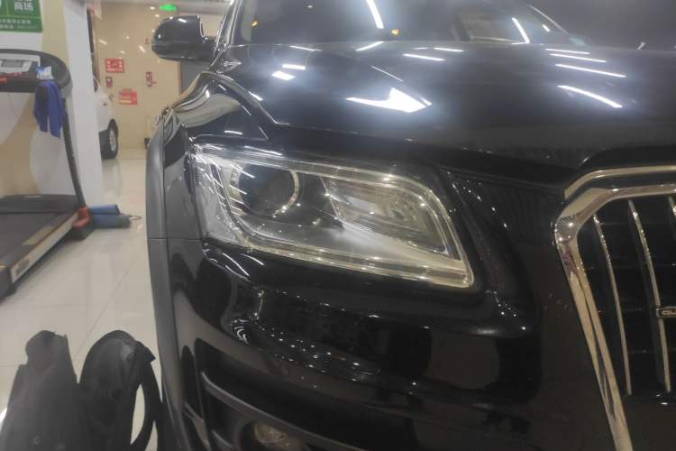 Used Audi Q5 2017 Plus 40 TFSI Comfort Model Right Front Headlight