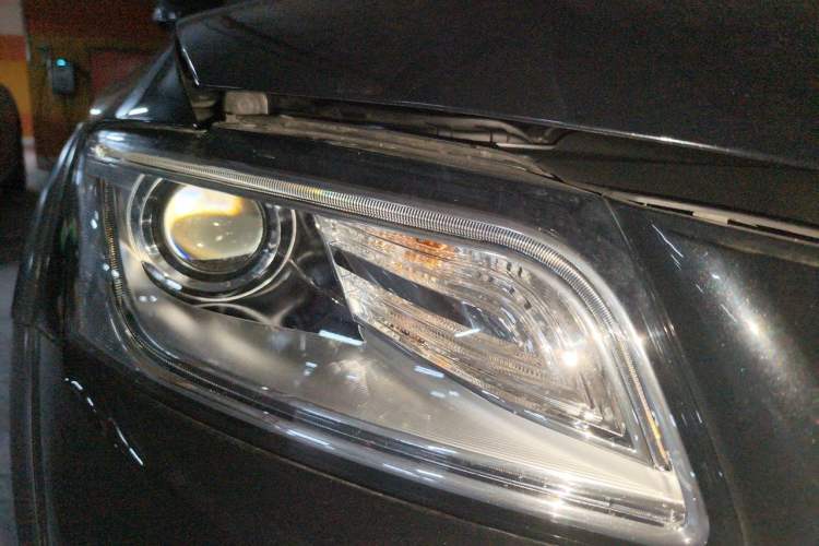 Used Audi Q5 2017 40 TFSI Comfort Model Right Front Headlight