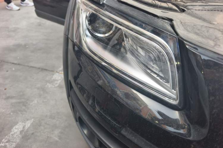 Used Audi Q5 2017 Plus 40 TFSI Technology Model Right Front Headlight