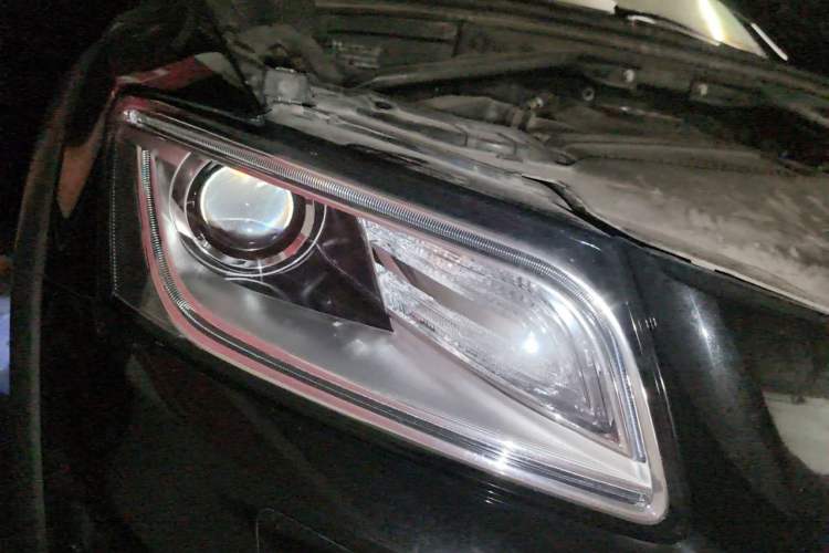 Used Audi Q5 2017 Plus 40 TFSI Technology Model Right Front Headlight