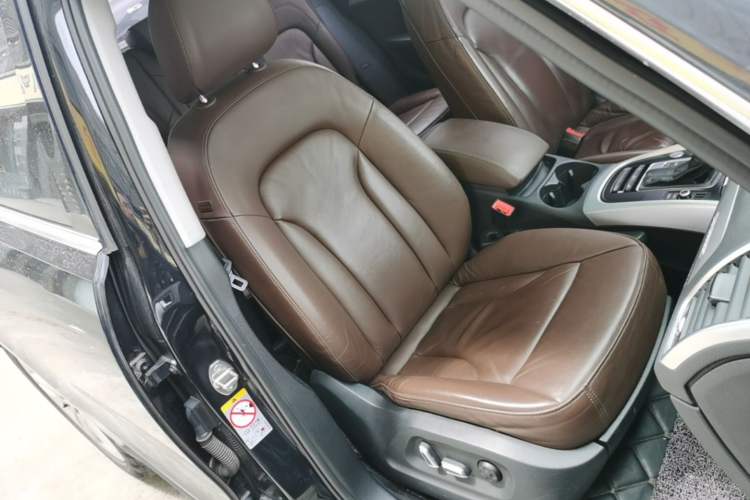 Used Audi Q5 2017 40 TFSI Technology Edition Right Front Seat