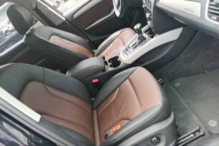 Used Audi Q5 2017 Plus 40 TFSI Ambition Model Right Front Seat