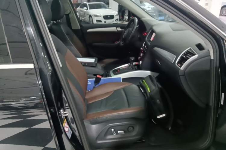 Used Audi Q5 2017 Plus 40 TFSI Technology Model Right Front Seat