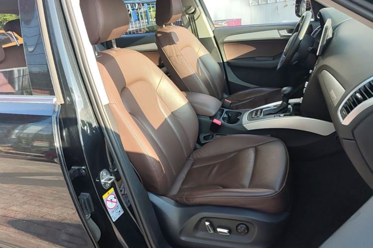 Used Audi Q5 2017 40 TFSI Technology Edition Right Front Seat