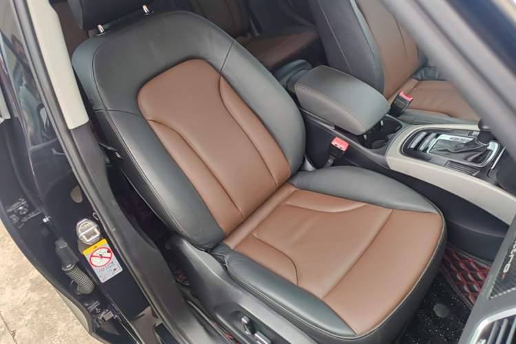 Used Audi Q5 2017 40 TFSI Ambition Edition Right Front Seat