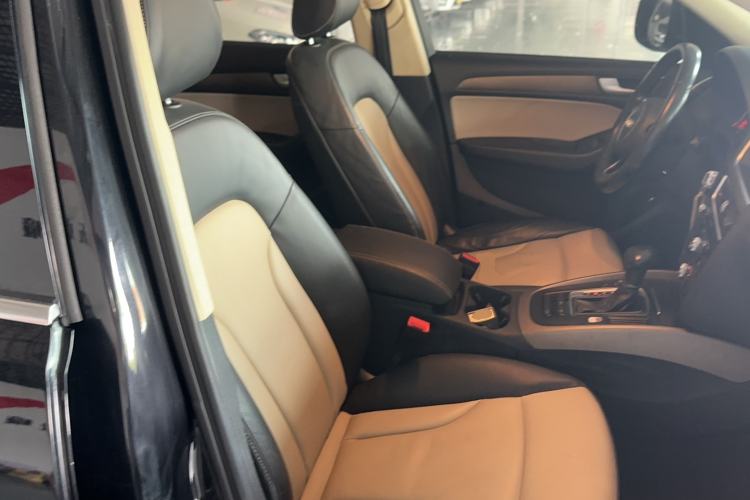 Used Audi Q5 2017 40 TFSI Ambition Edition Right Front Seat