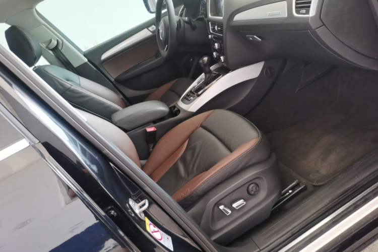 Used Audi Q5 2017 40 TFSI Technology Edition Right Front Seat