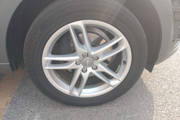 Used Audi Q5 2017 Plus 40 TFSI Technology Model Right Front Wheel Hub
