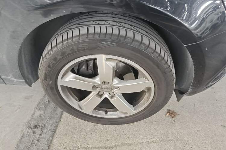 Used Audi Q5 2017 Plus 40 TFSI Ambition Model Right Front Wheel Hub