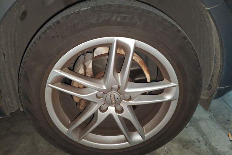 Used Audi Q5 2017 Plus 40 TFSI Technology Model Right Front Wheel Hub