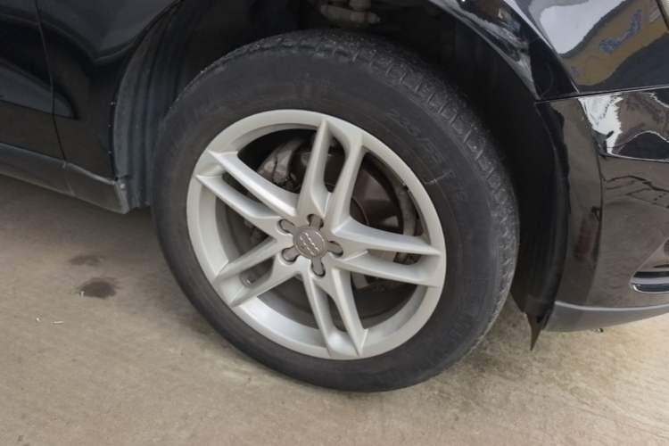 Used Audi Q5 2017 40 TFSI Technology Edition Right Front Wheel Hub