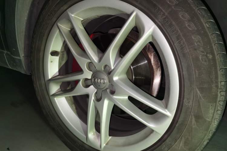Used Audi Q5 2017 Plus 40 TFSI Technology Model Right Front Wheel Hub