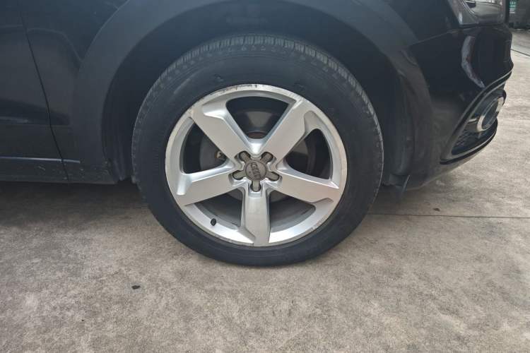 Used Audi Q5 2017 Plus 40 TFSI Ambition Model Right Front Wheel Hub